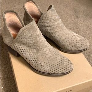 Lucky Brand - Baley Perforated Chip out booties